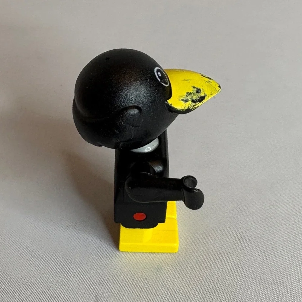 Vintage LEGO Charlie Crow Bird Minifigure Fabuland‎ Black Yellow Beak Kid Toy